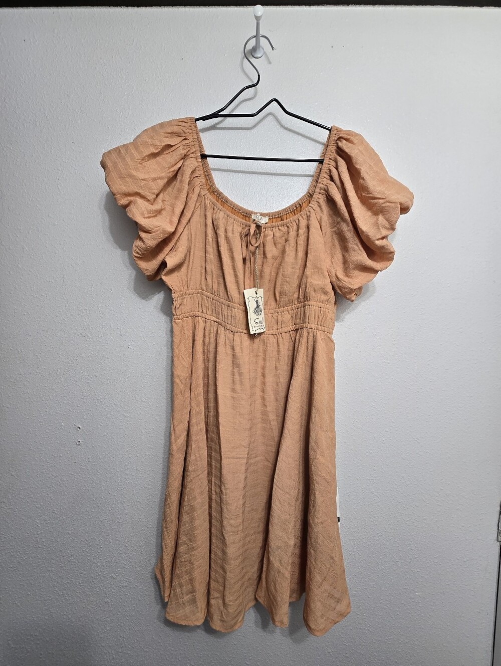Easel Los Angeles Coral Cream Bubble Sleeve Smocked Swing Dress NWT L